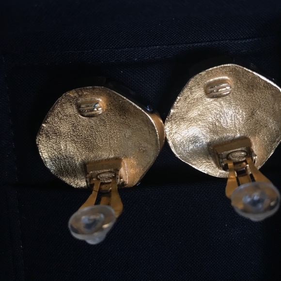 Chanel vintage clip on earrings - Picture 9 of 11